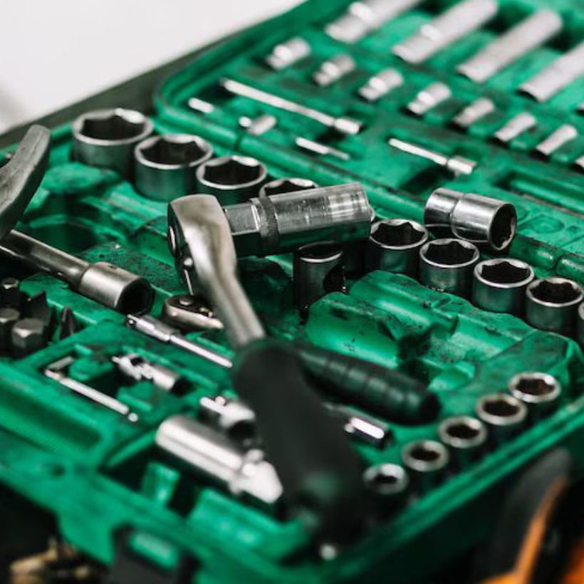 Best Car Spare Parts to Keep in Your Trunk for Emergency Situations